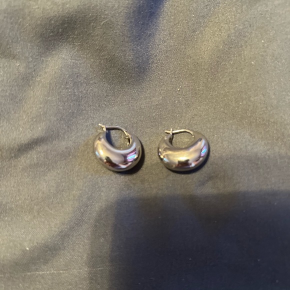Silver hoops - Picture 2 of 2
